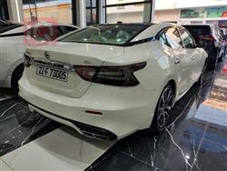 Nissan Maxima